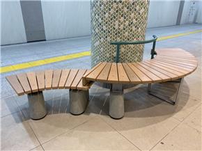 名城公園駅子ども・子育てサポートベンチ